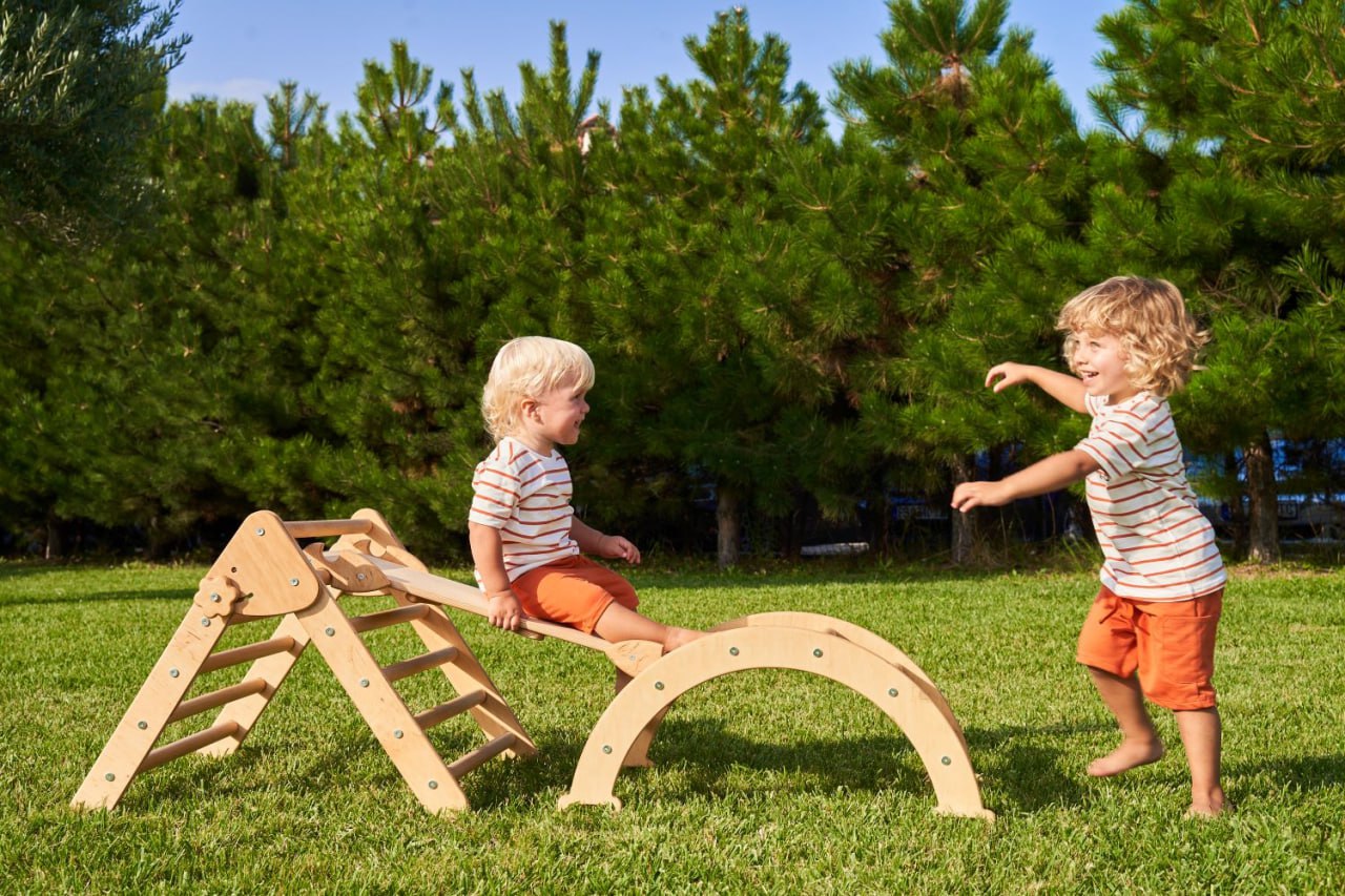 Set de trei triunghi Pikler + rampă + arc (mini)